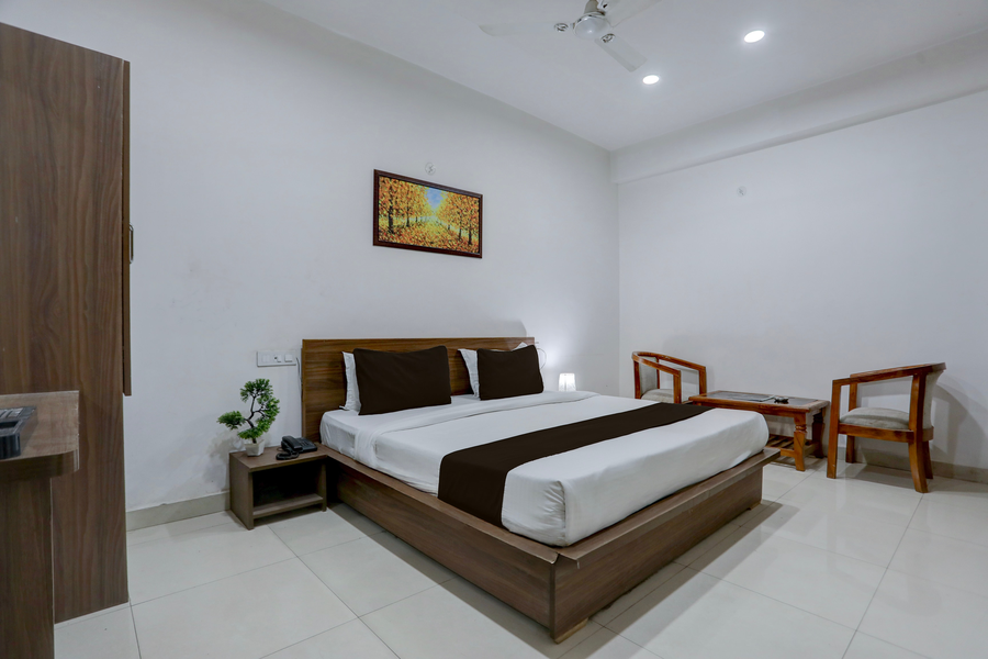 oyo townhouse gomti nagar sector 1 formerly the gahmar inn