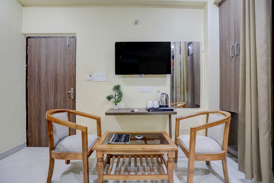 oyo townhouse gomti nagar sector 1 formerly the gahmar inn
