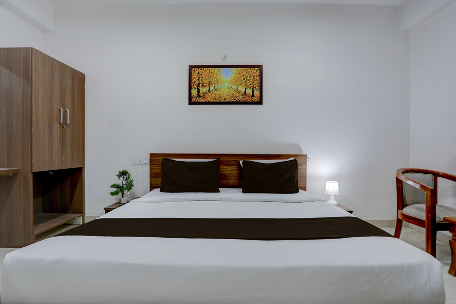 oyo townhouse gomti nagar sector 1 formerly the gahmar inn