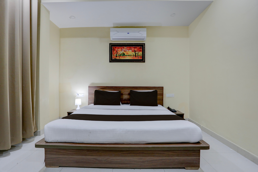 oyo townhouse gomti nagar sector 1 formerly the gahmar inn