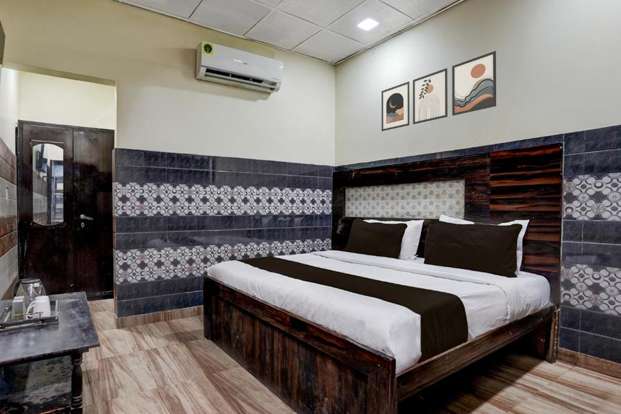 hotel o mathura janam bhumi link road