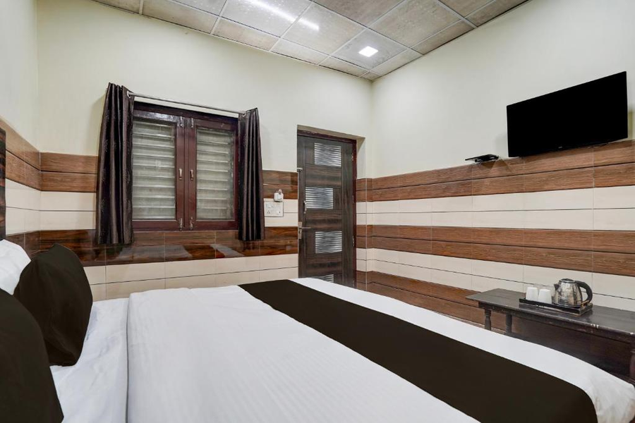 hotel o mathura janam bhumi link road