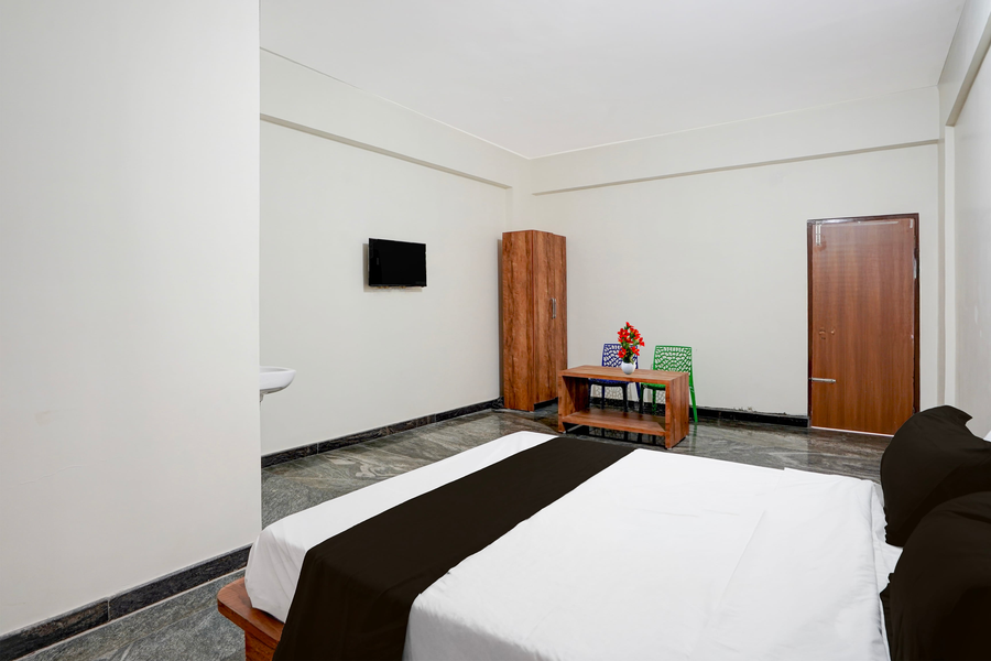 super hotel o jodi sri muneshwara swamy temple