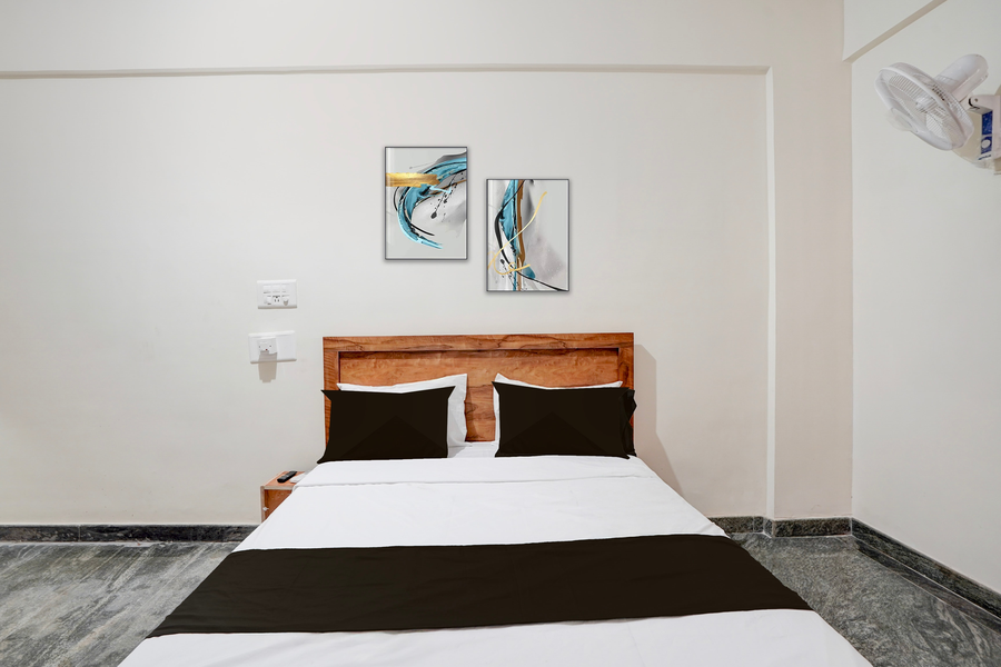 super hotel o jodi sri muneshwara swamy temple