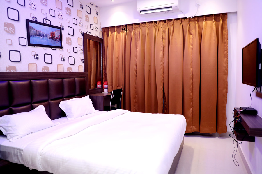hotel golden crown