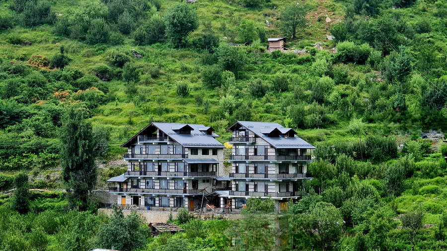 Manali Se,,3 star