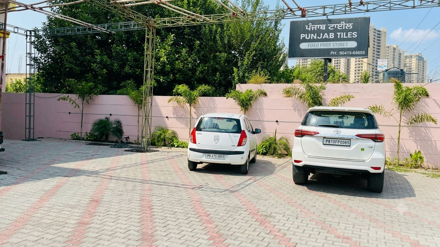 Hotel The Mirage,Pakhowal Rd, Opposite Bhaiwala Gurudwara, Basant City, Ludhiana, Dad, Punjab 141013,4 star