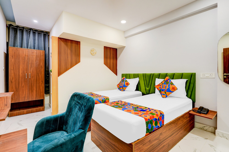 fabhotel leon square