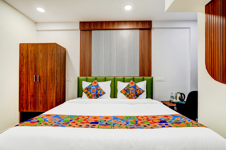 fabhotel leon square