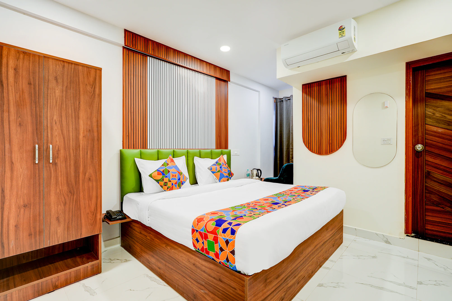 fabhotel leon square