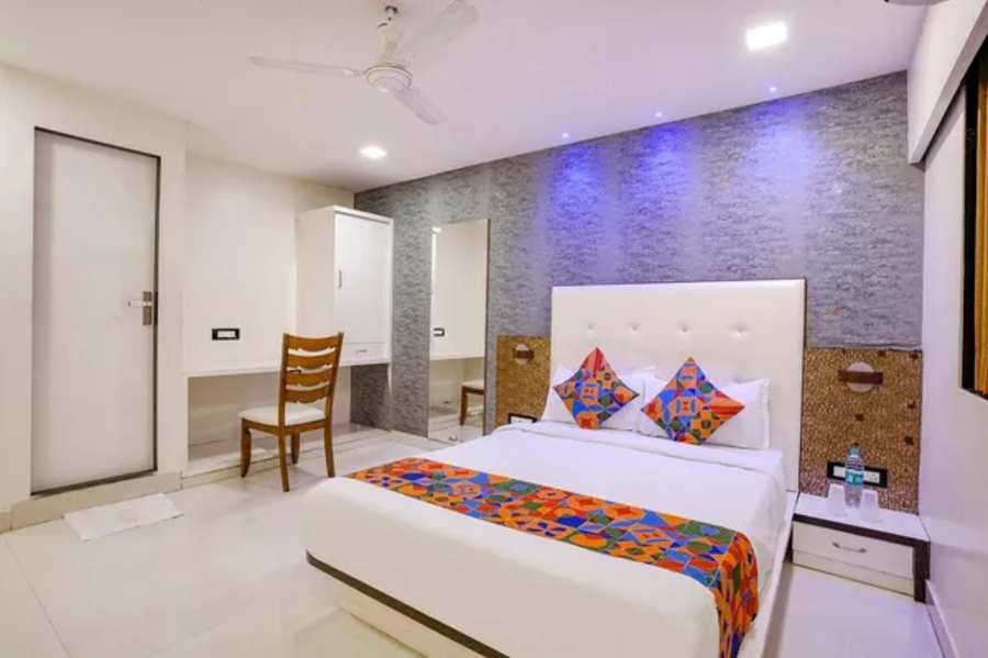 fabhotel golden star