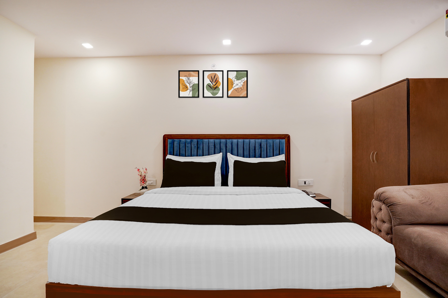 super townhouse preet vihar metro station