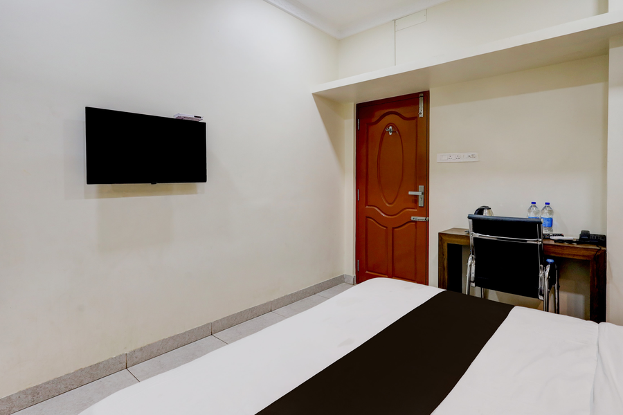 super townhouse koyambedu metro station chennai formerly sr residency
