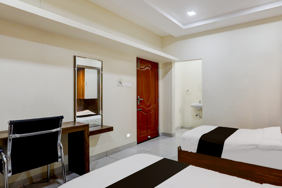 super townhouse koyambedu metro station chennai formerly sr residency