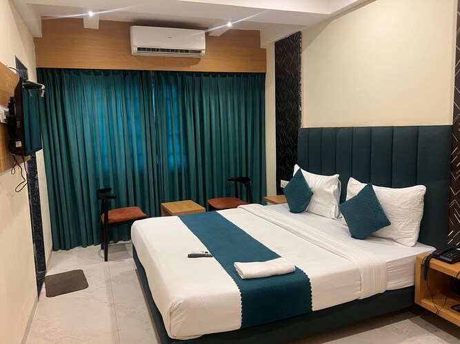 hotel enigma indore