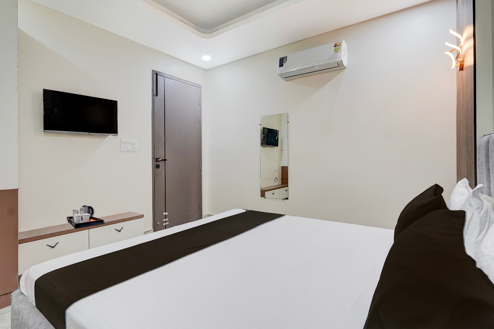 super townhouse dsidc bawana formerly kanhaiya residency