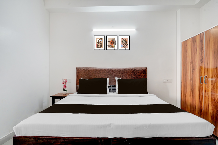 collection o sector 7 rohini formerly giriraj residency