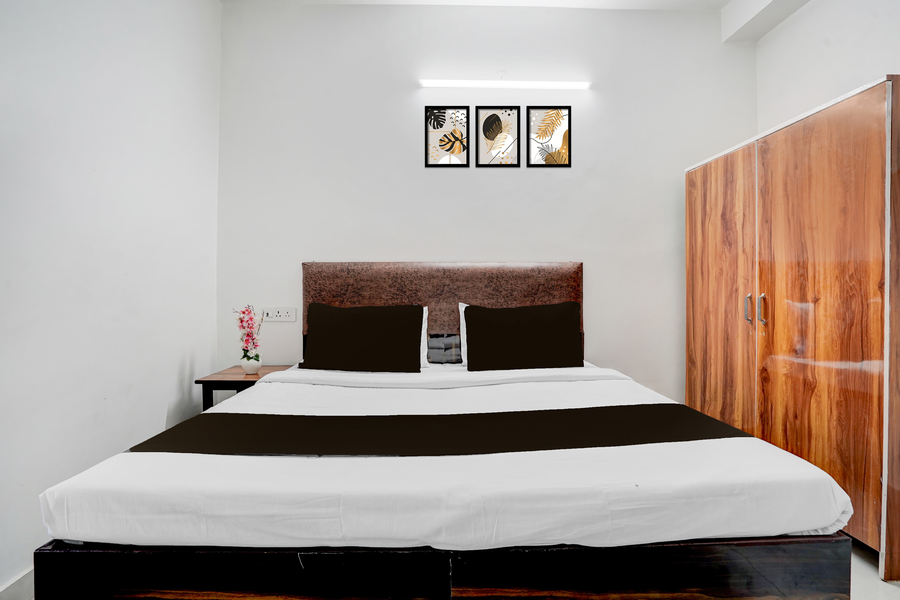 collection o sector 7 rohini formerly giriraj residency