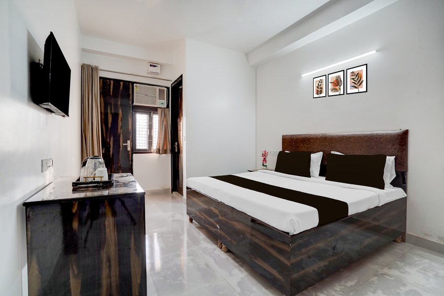 collection o sector 7 rohini formerly giriraj residency