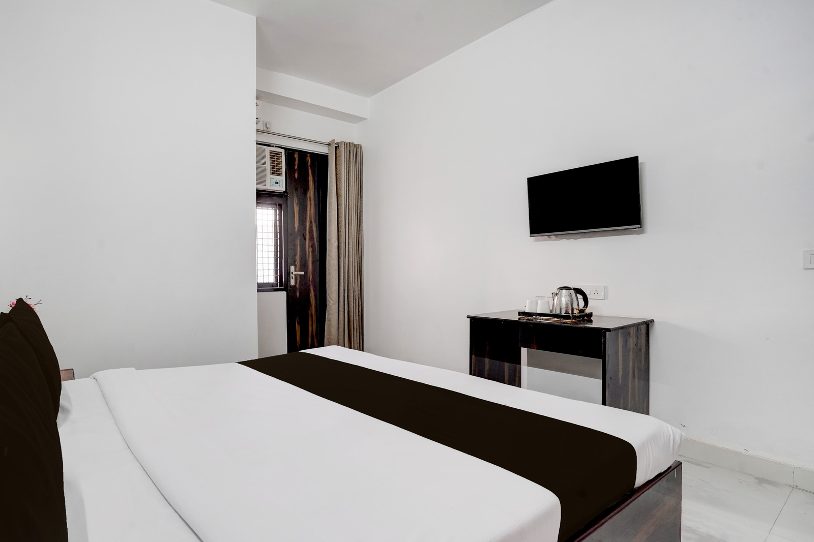 collection o sector 7 rohini formerly giriraj residency