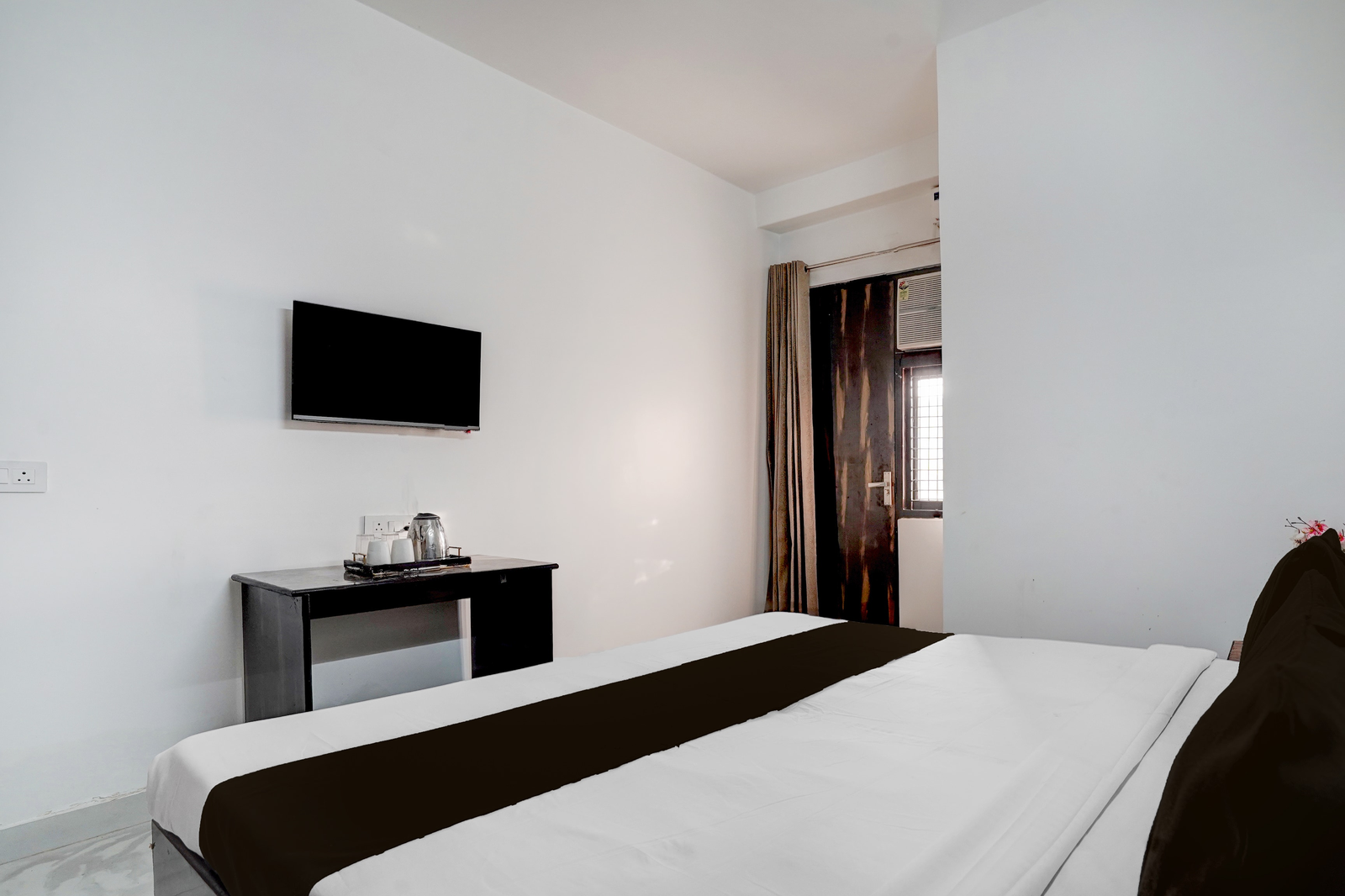 collection o sector 7 rohini formerly giriraj residency