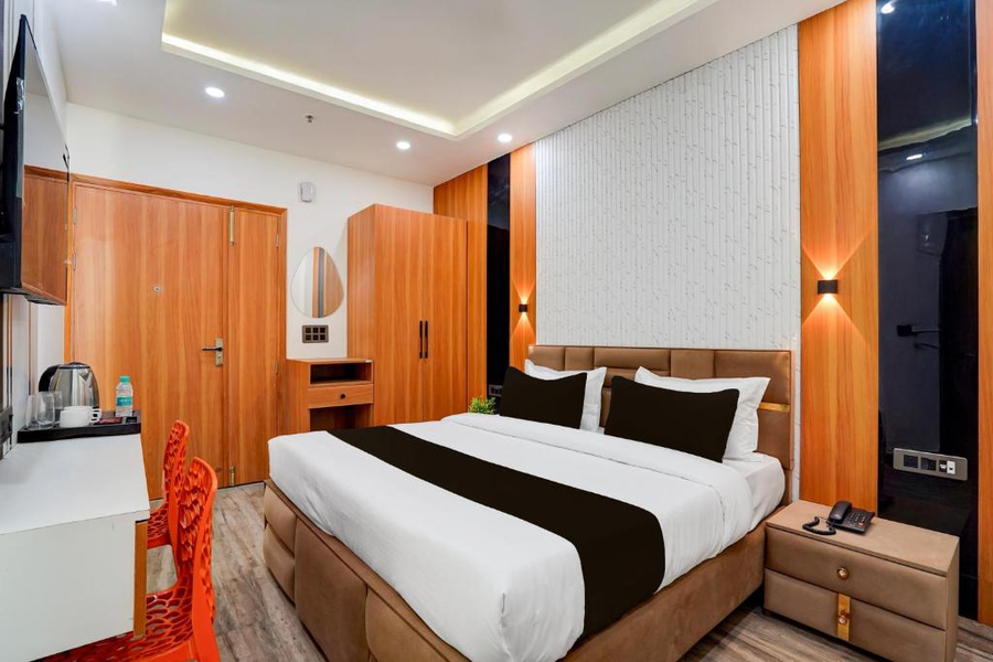 townhouse preet vihar delhi