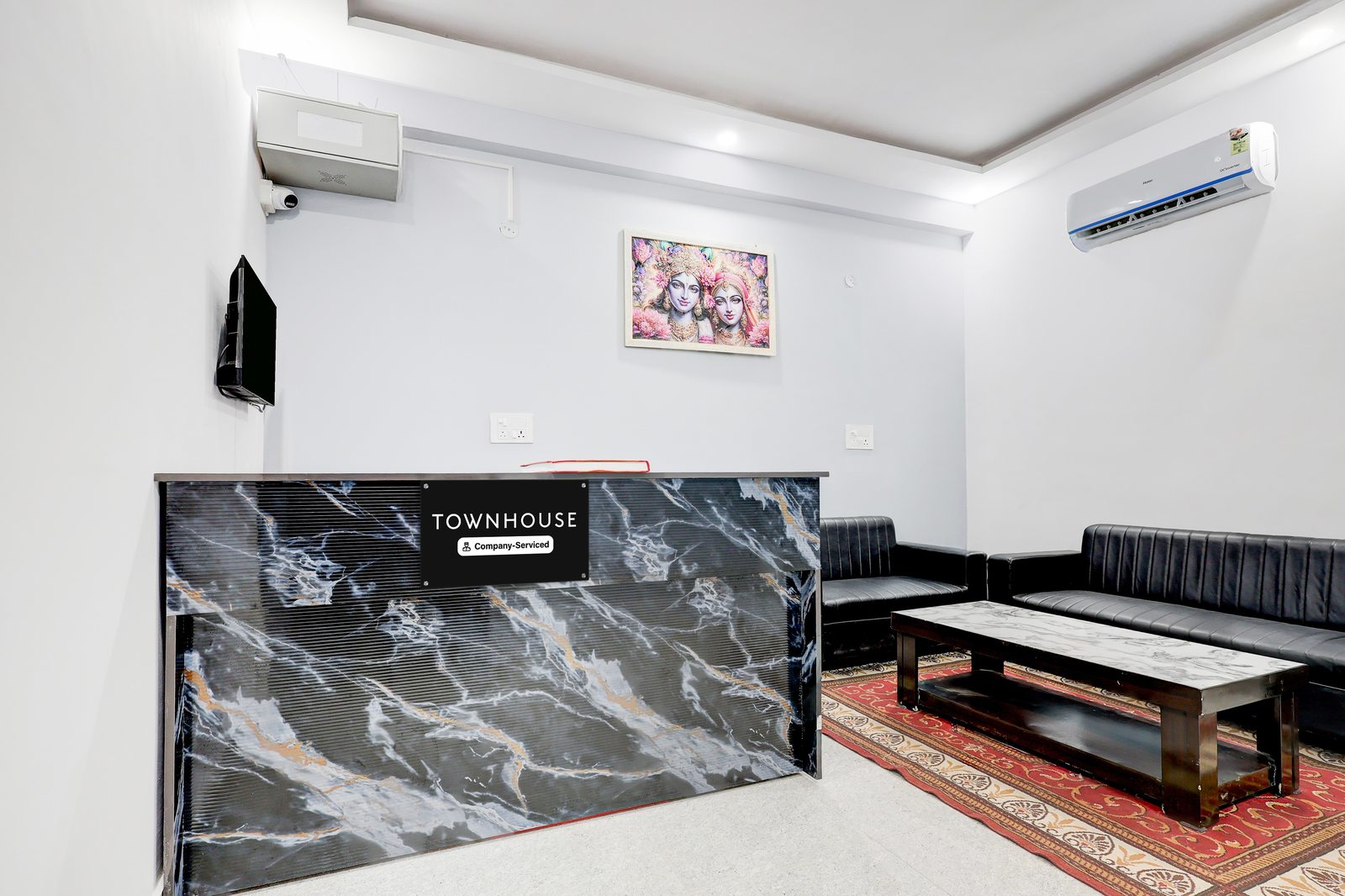 super townhouse jhilmil metro station formerly legacy residency