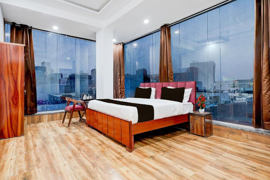 super townhouse jhilmil metro station formerly legacy residency