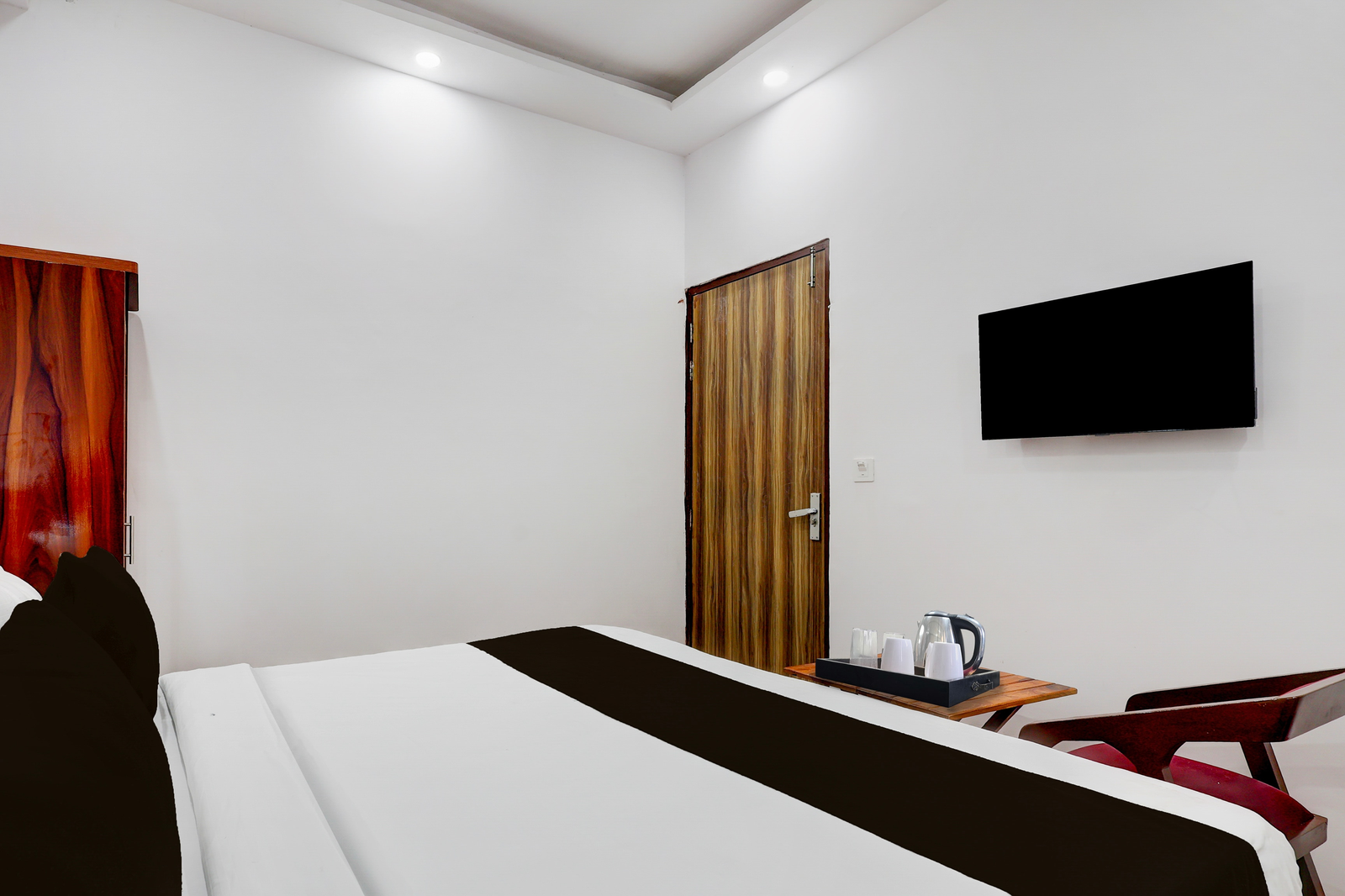 super townhouse jhilmil metro station formerly legacy residency