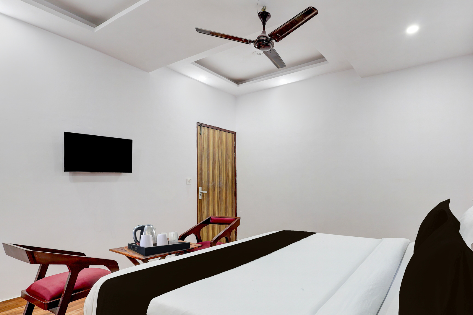 super townhouse jhilmil metro station formerly legacy residency