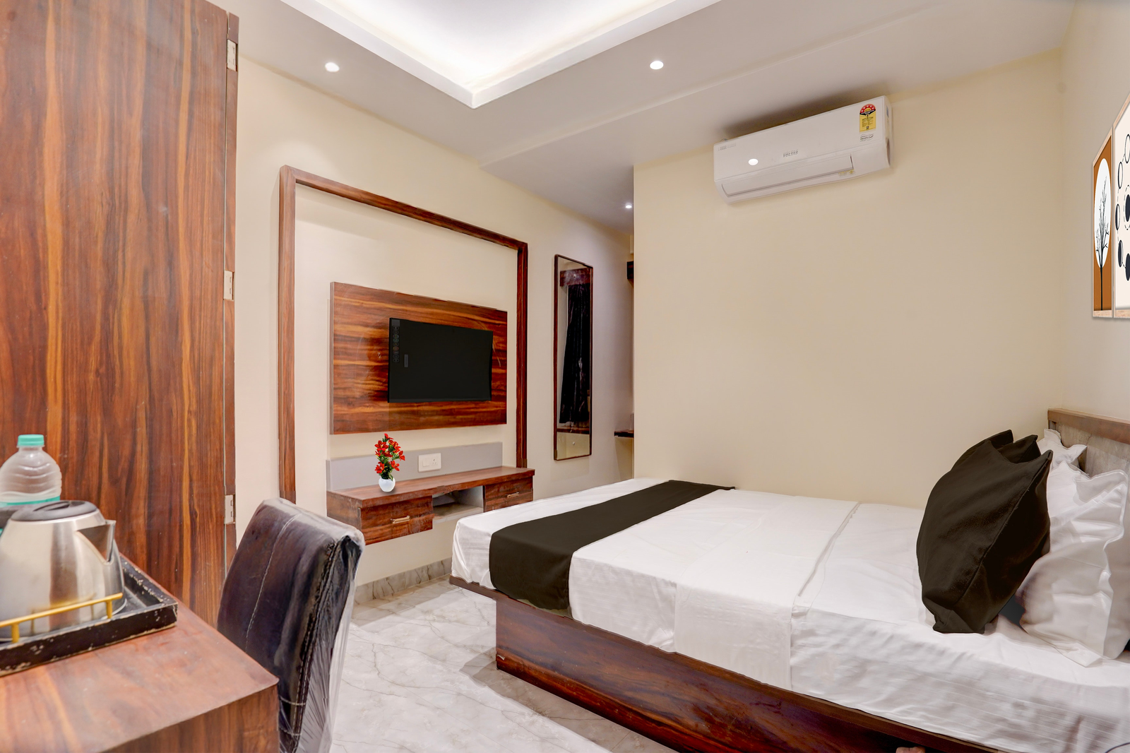 super collection o talwade corpoarte homestay