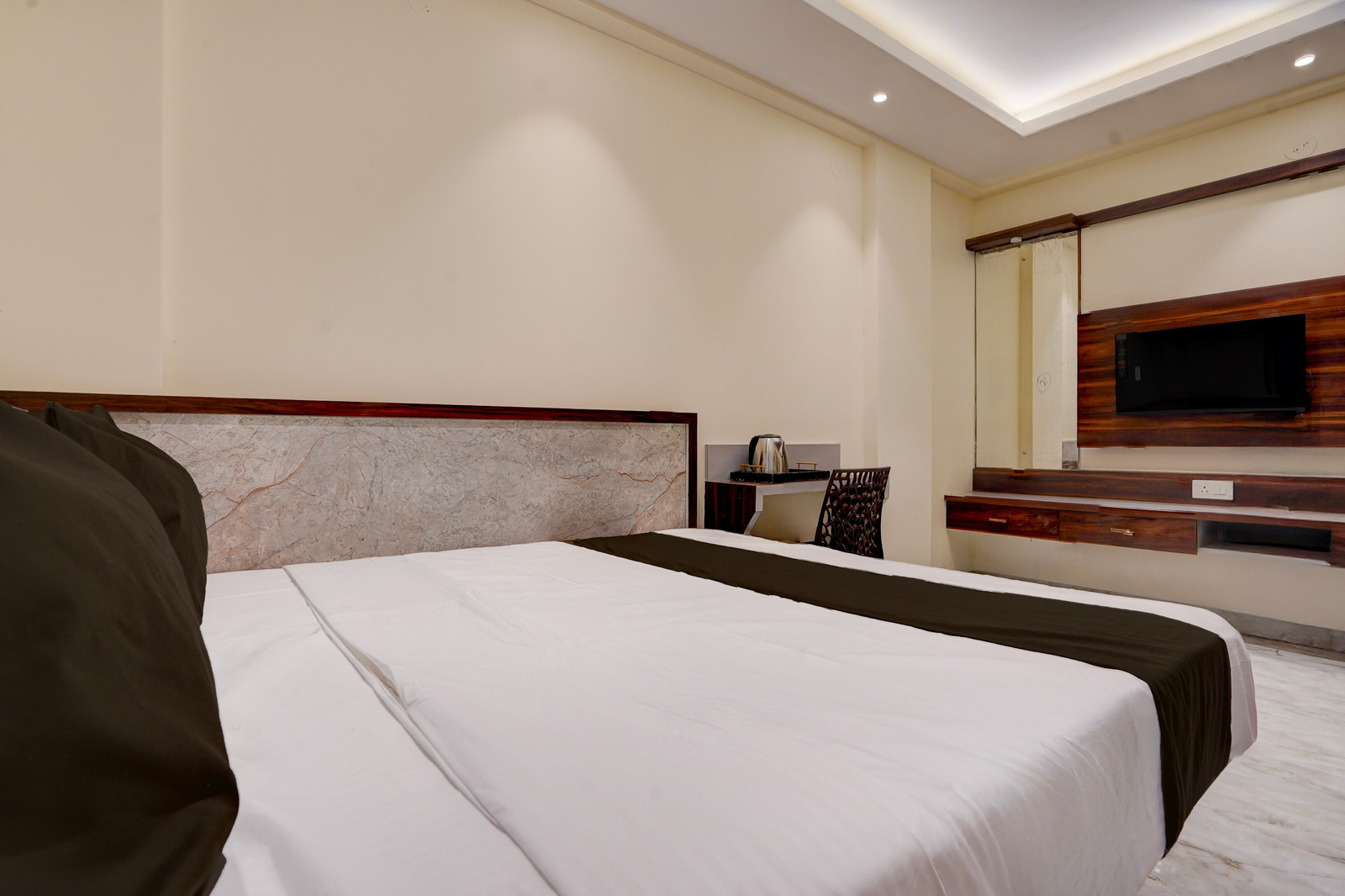 super collection o talwade corpoarte homestay