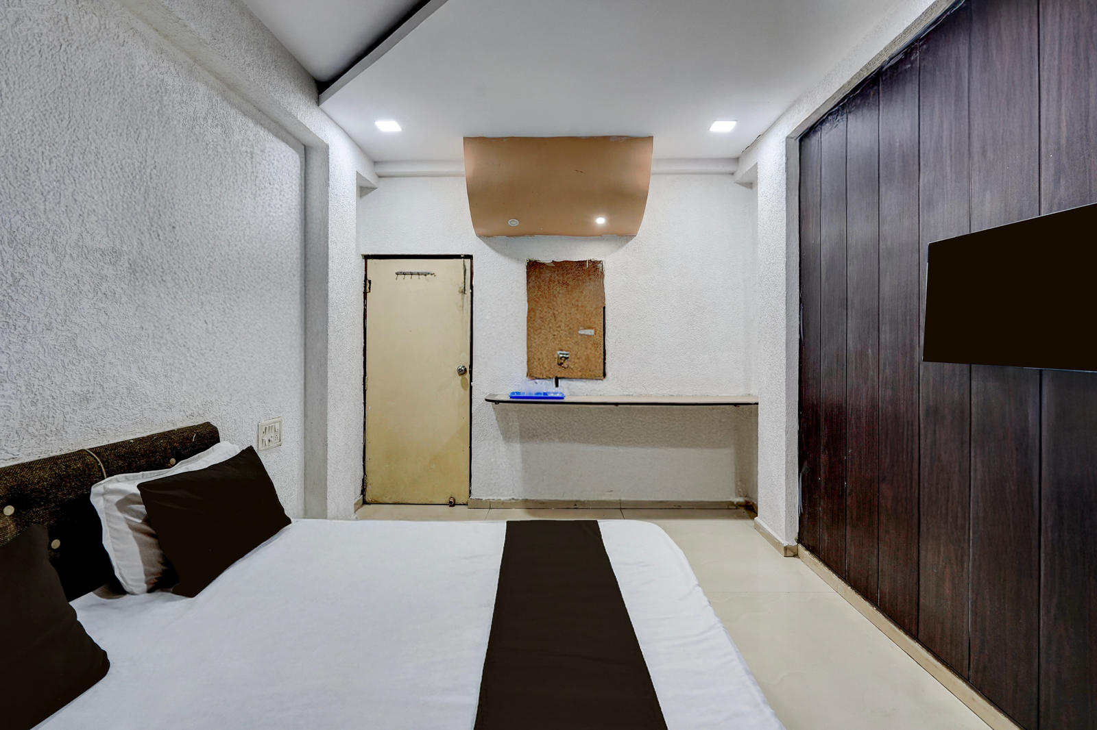 super collection o lokmanya nagar metro station formerly hotel siddhivinayak