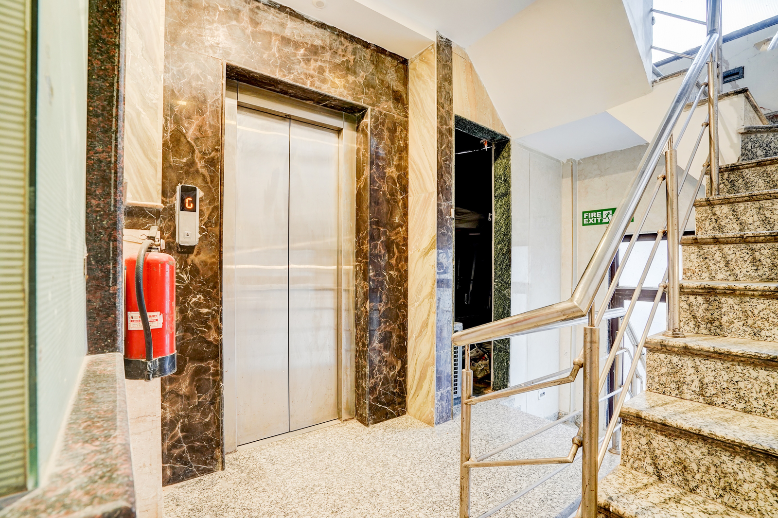 Collection O Kalka Ji Formerly Hotel Gera,New Delhi>>Delhi,3 star