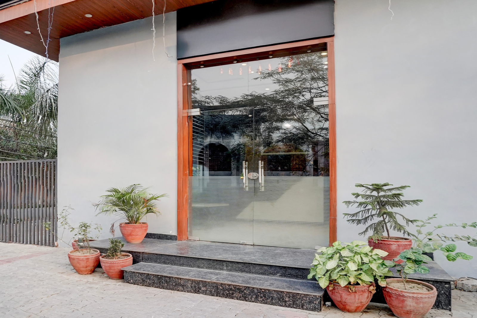 super townhouse red cross amritsar formerly amar villa