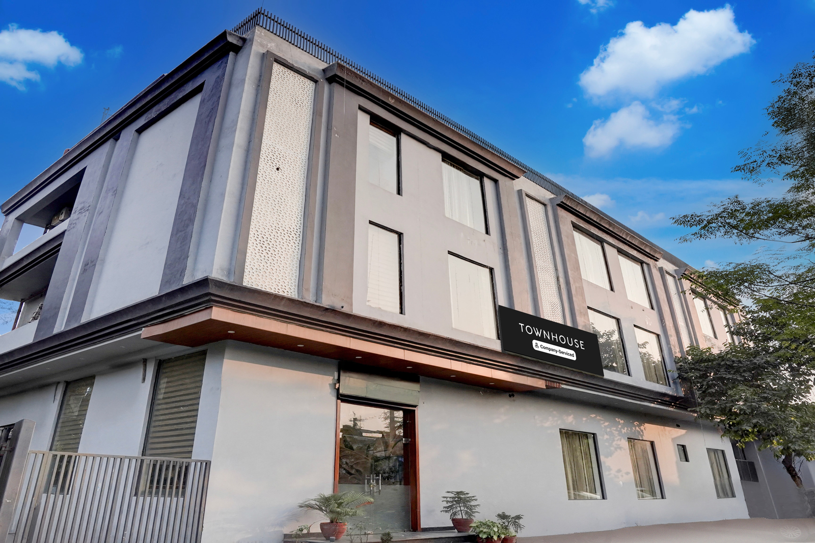 super townhouse red cross amritsar formerly amar villa