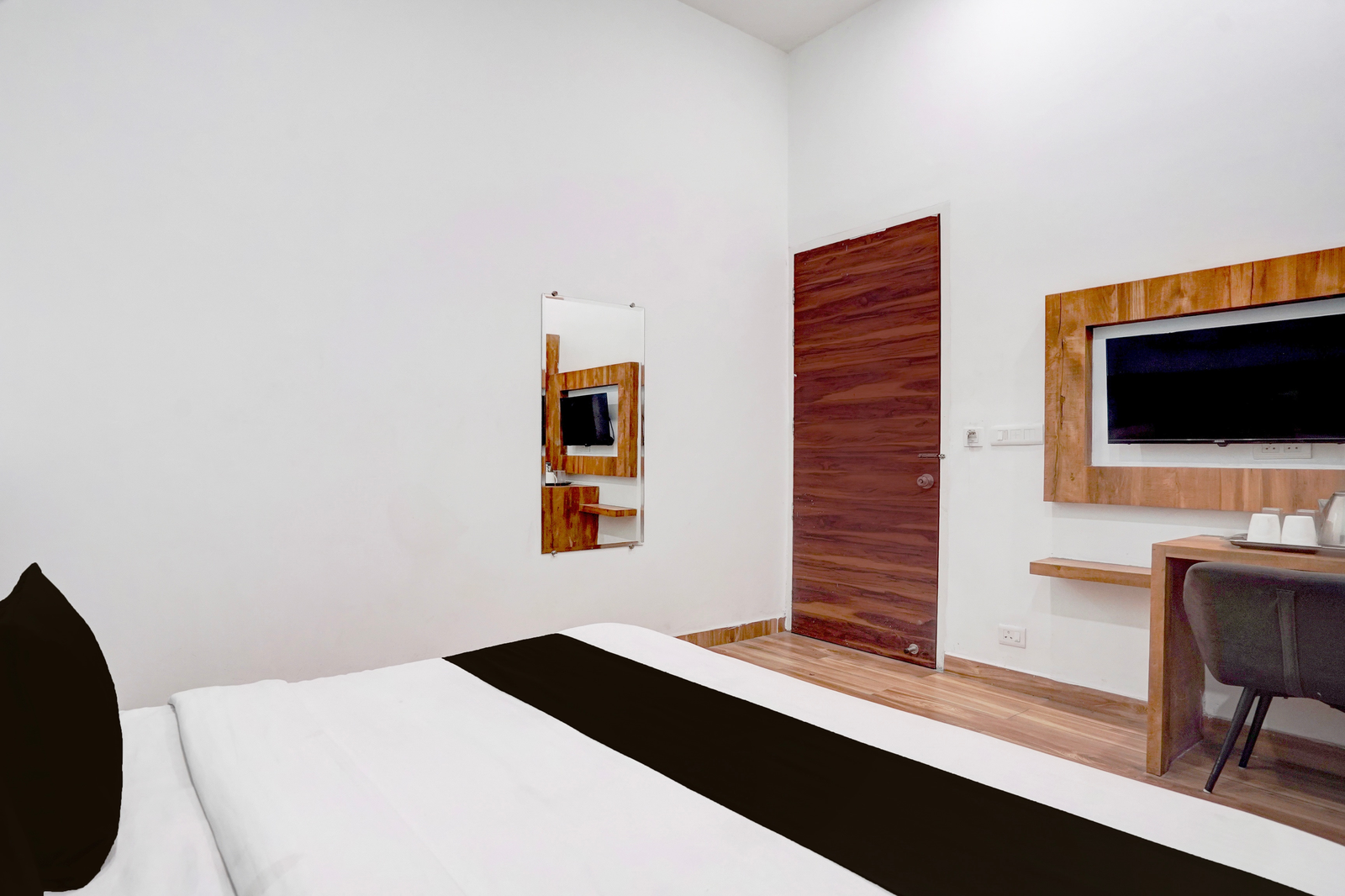 super townhouse red cross amritsar formerly amar villa