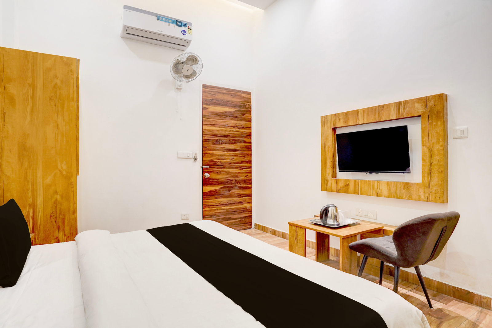 super townhouse red cross amritsar formerly amar villa