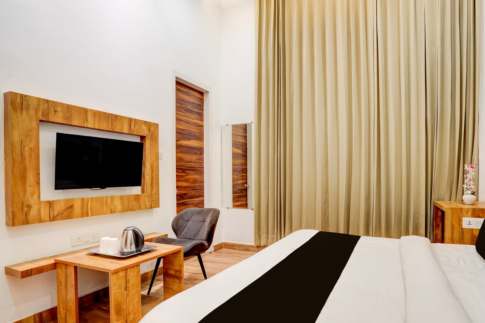 super townhouse red cross amritsar formerly amar villa