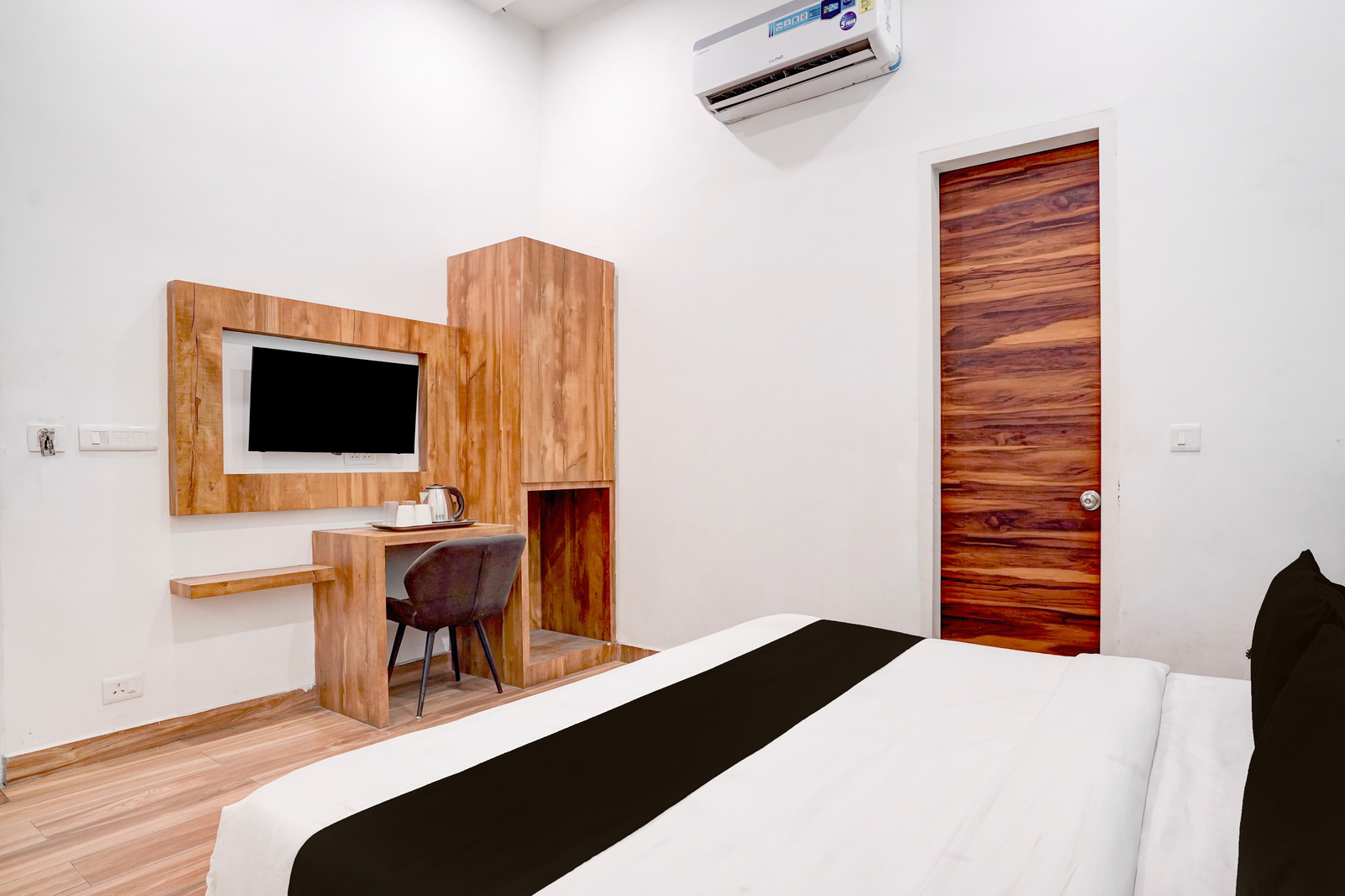 super townhouse red cross amritsar formerly amar villa