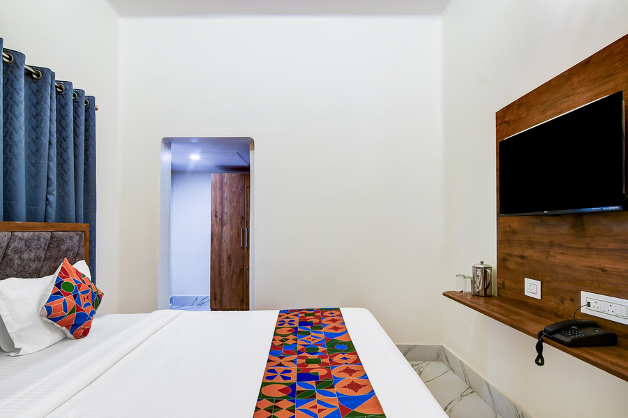 fabhotel adhiraj inn