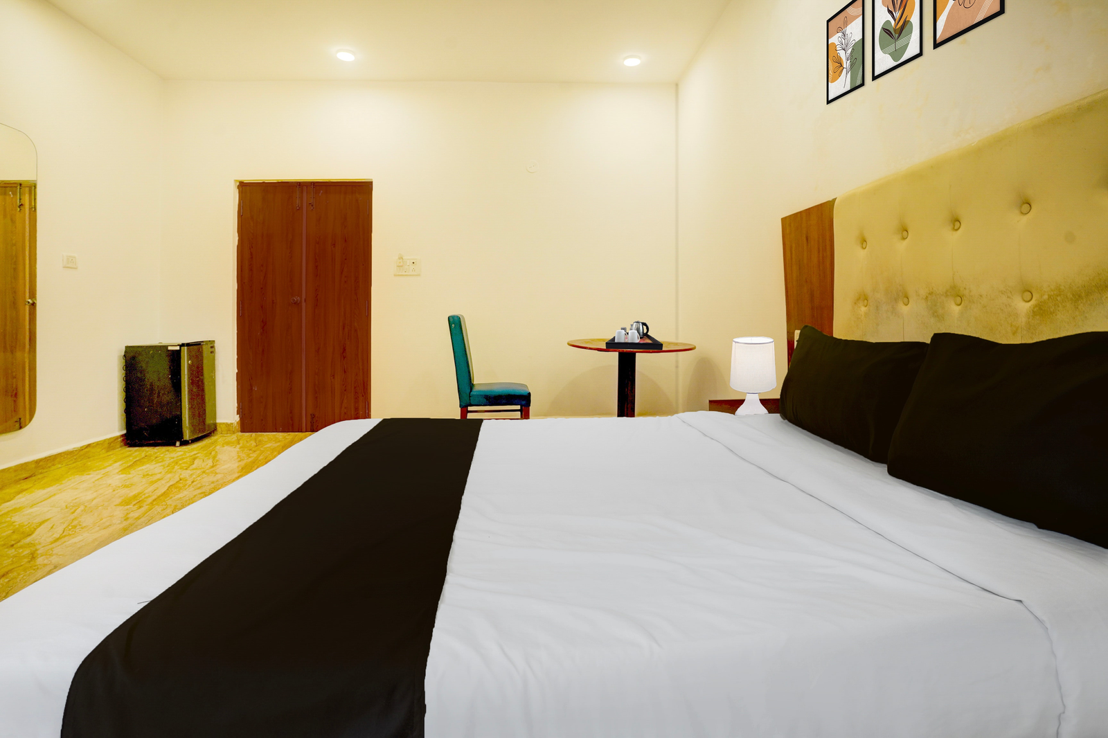 hotel o calangute beach market formerly bellas residency