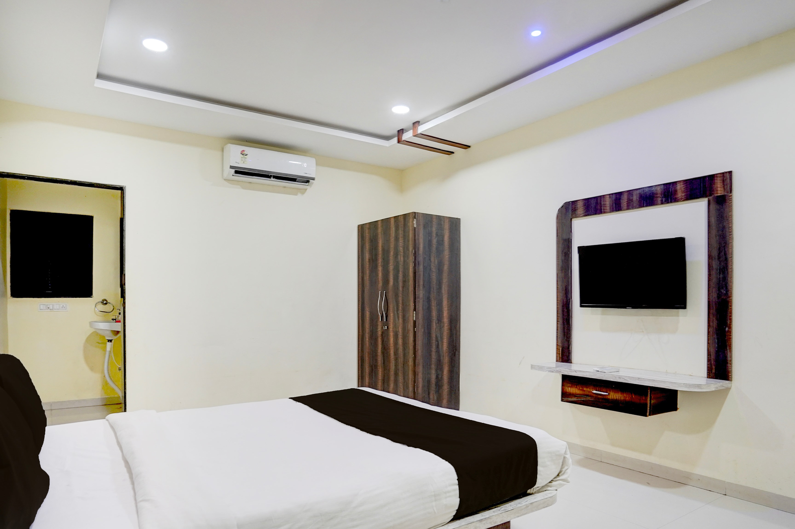 collection o daulatabad fort aurangabad formerly jvs park inn