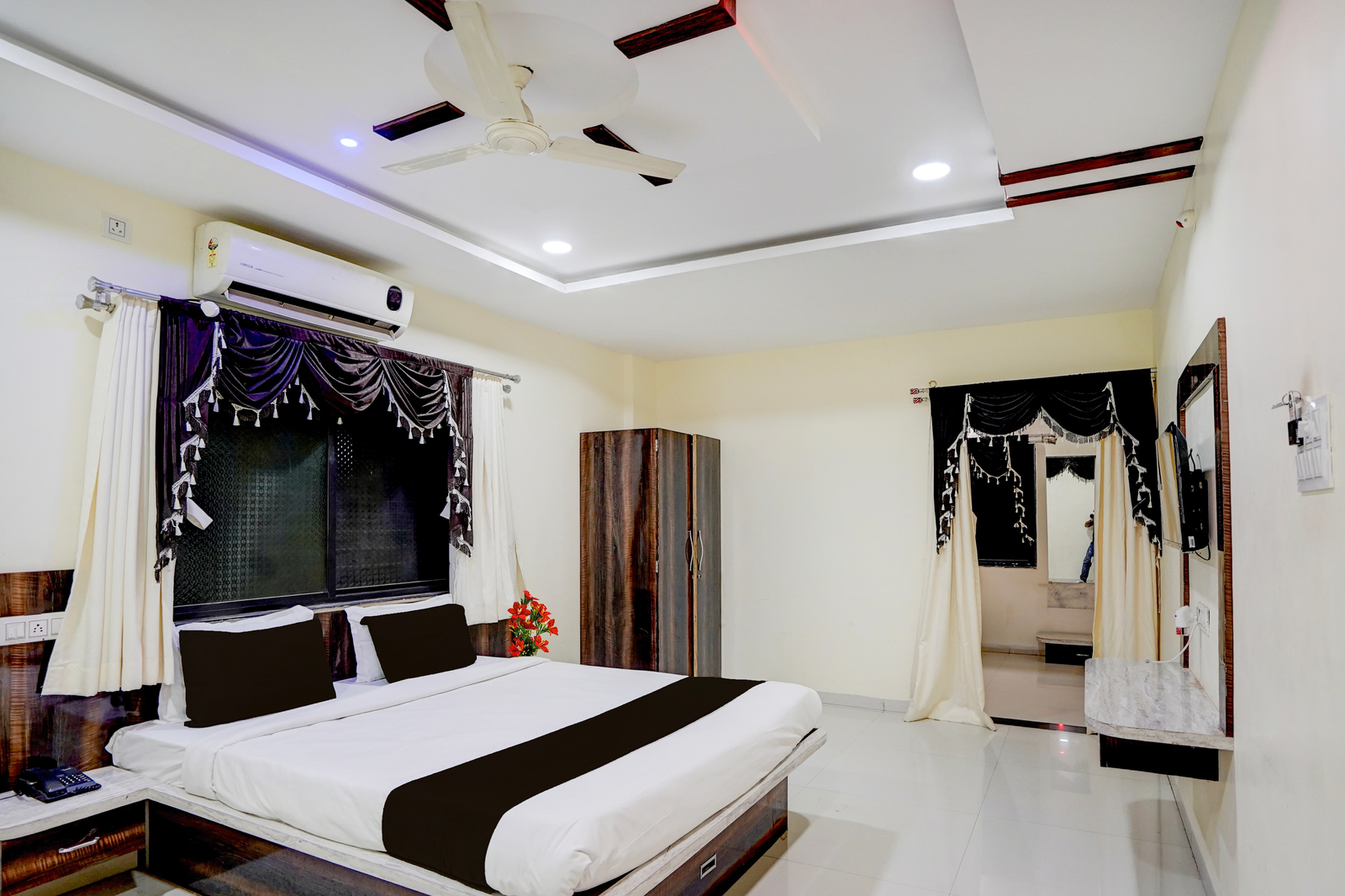 collection o daulatabad fort aurangabad formerly jvs park inn