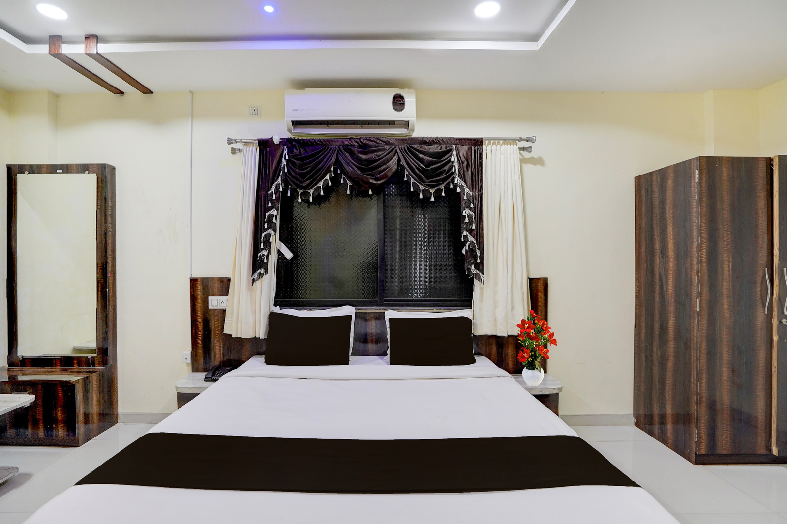 collection o daulatabad fort aurangabad formerly jvs park inn