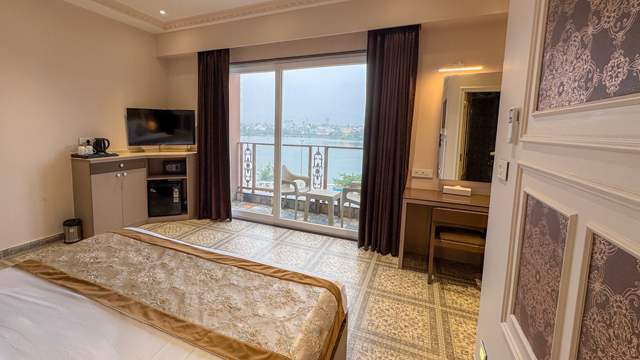 lakeside leisure udaipur