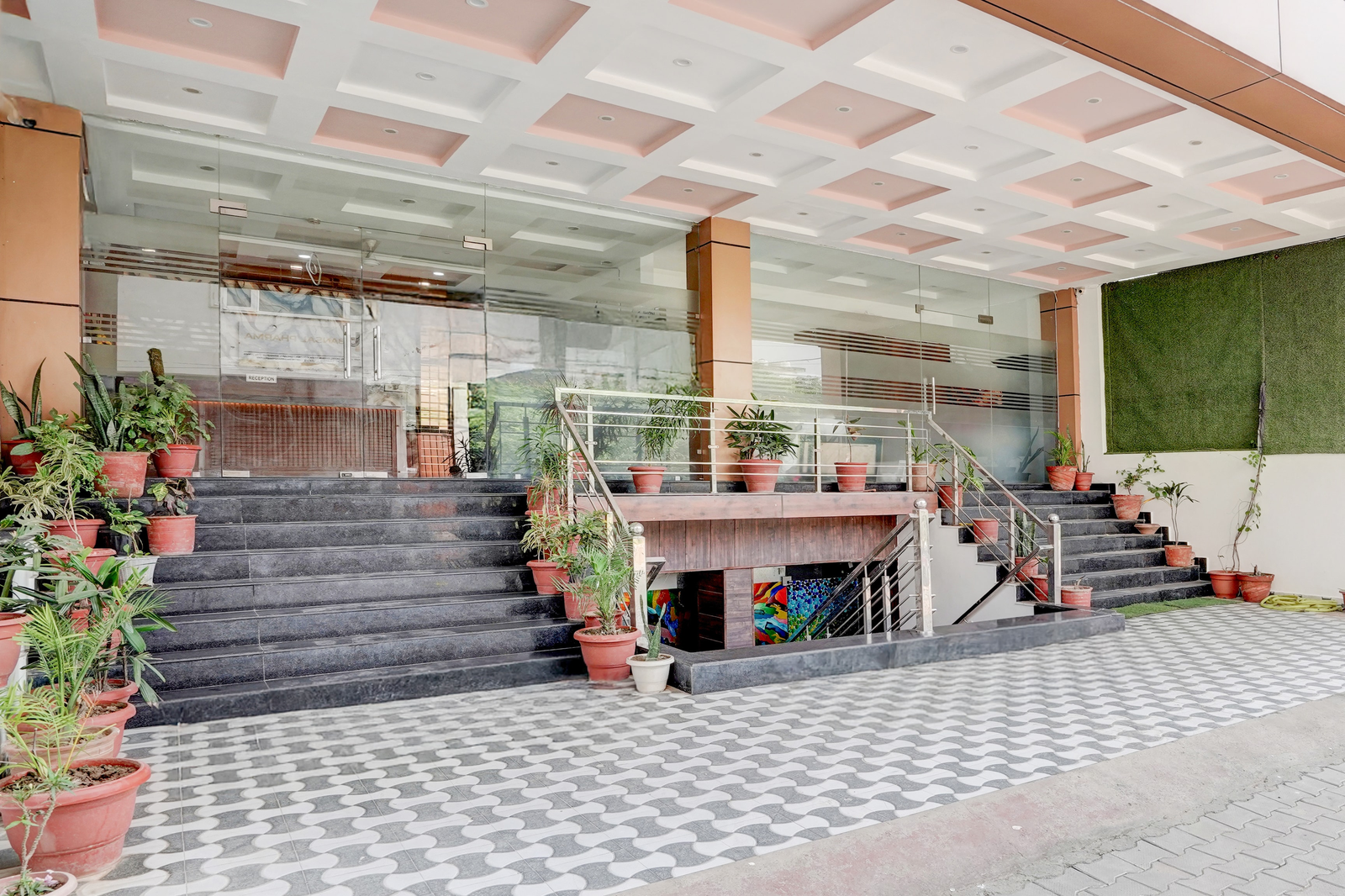 Super Collection O Zirakpur Bus Terminal,,3 star