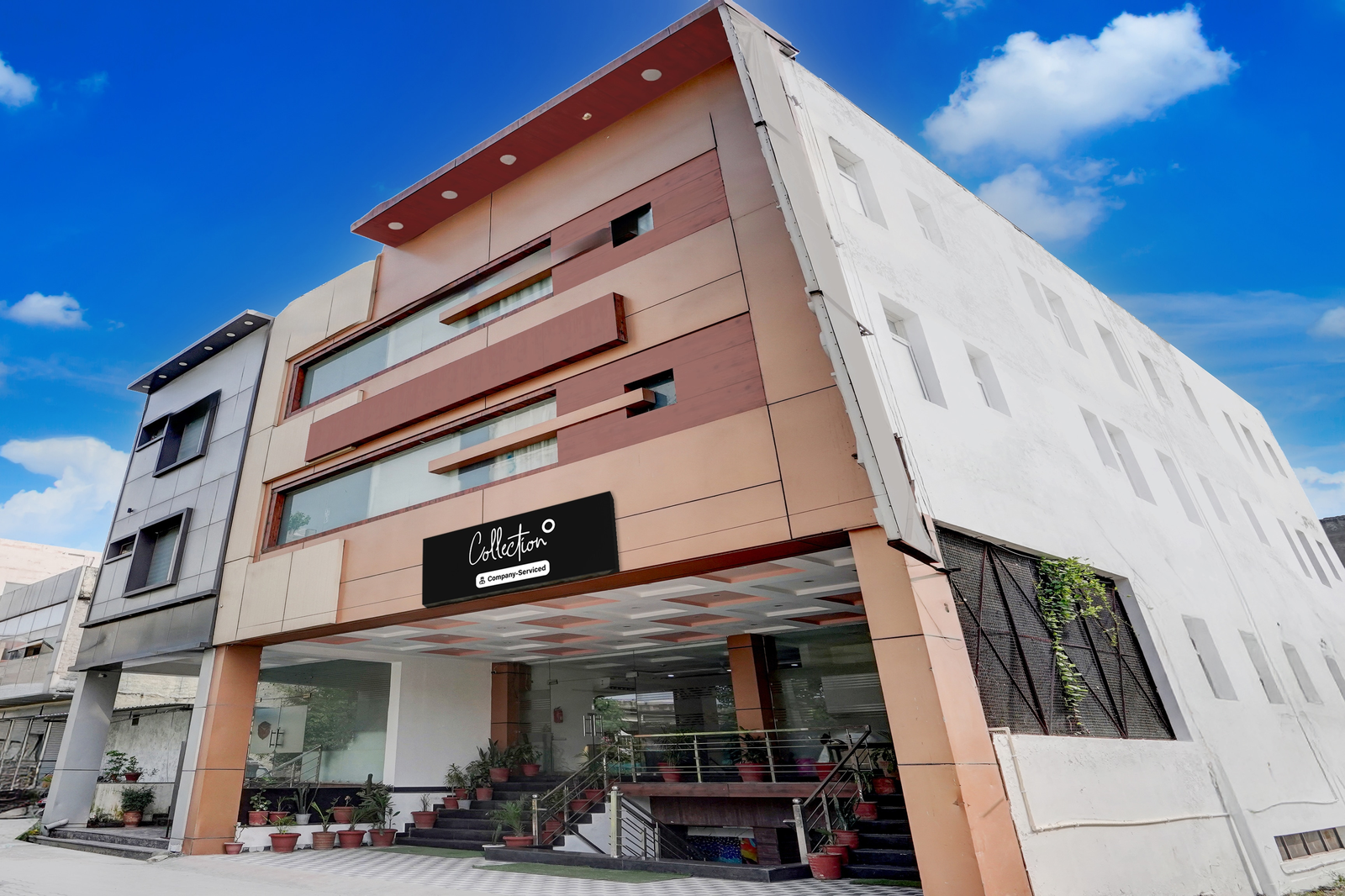 super collection o zirakpur bus terminal