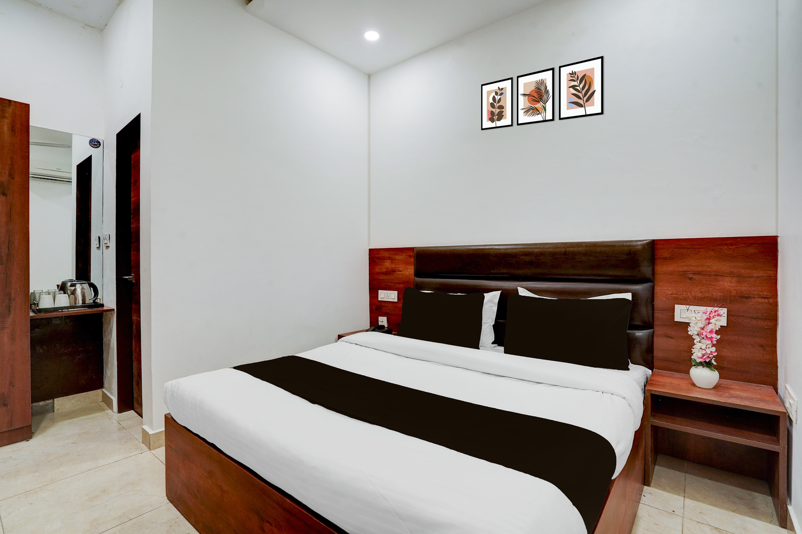 super collection o zirakpur bus terminal