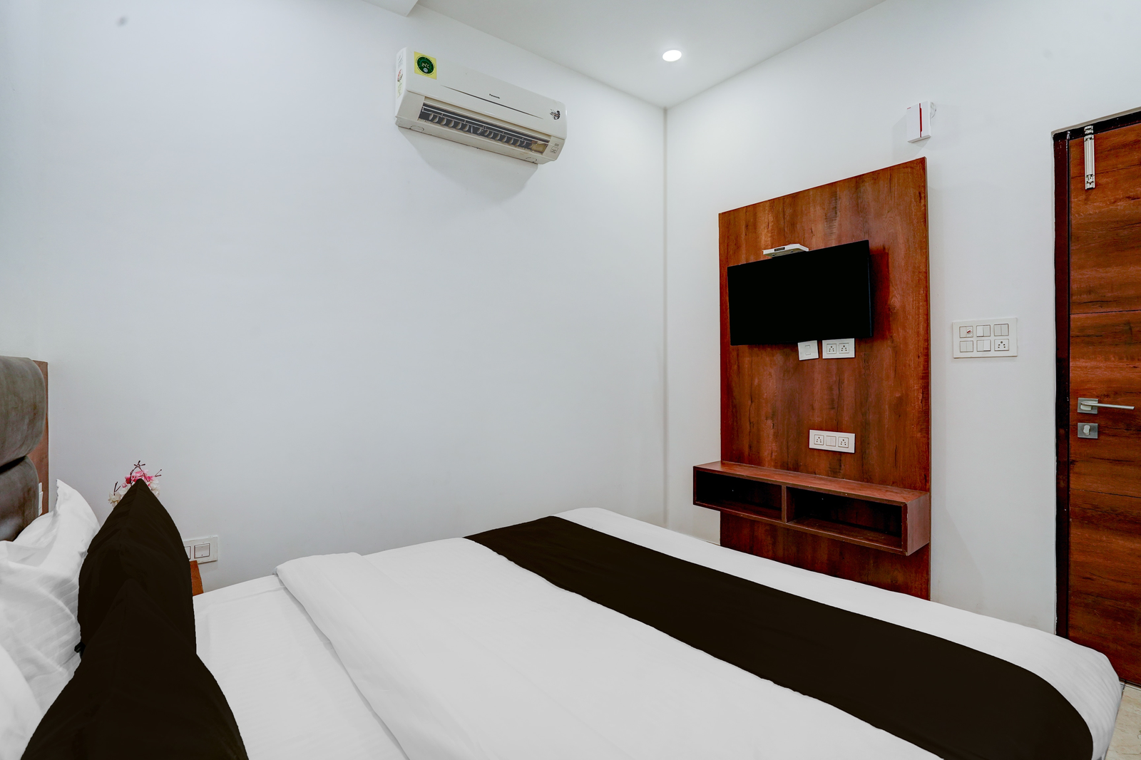 super collection o zirakpur bus terminal